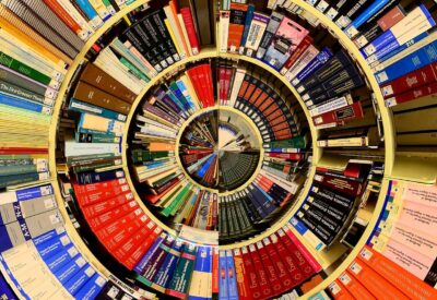Por qué llenar nuestras escuelas de bibliotecas y de huertos